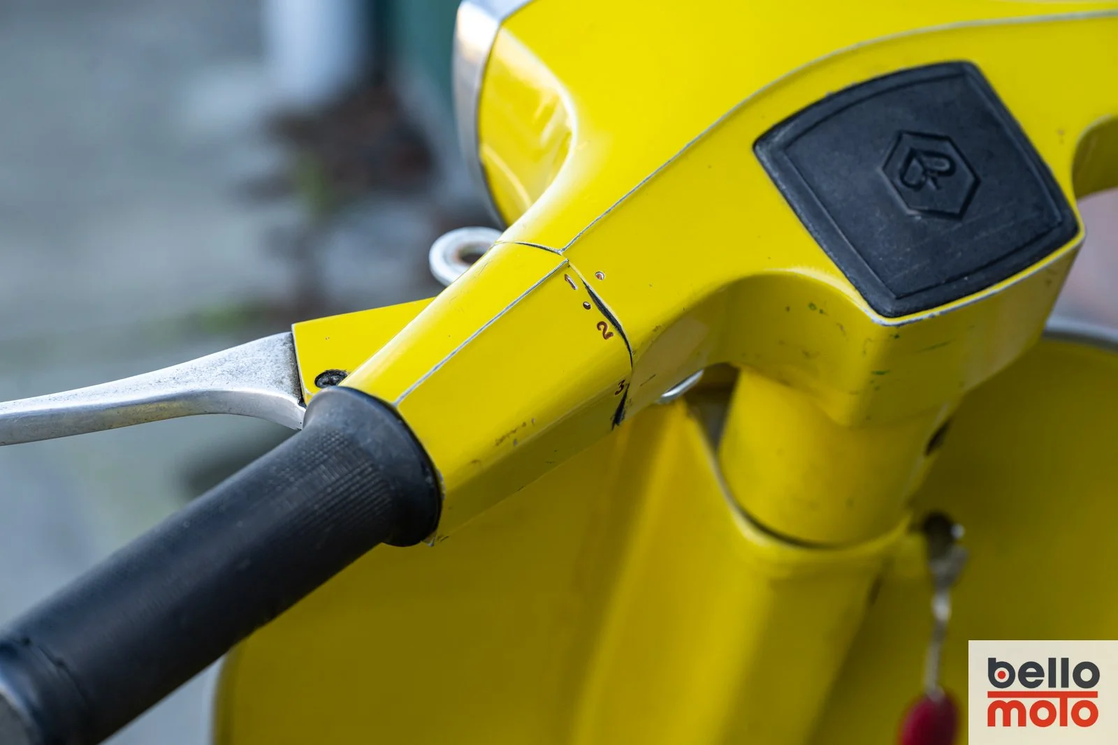 BM476 Vespa 50 Special Mustard_1600px-22.jpg