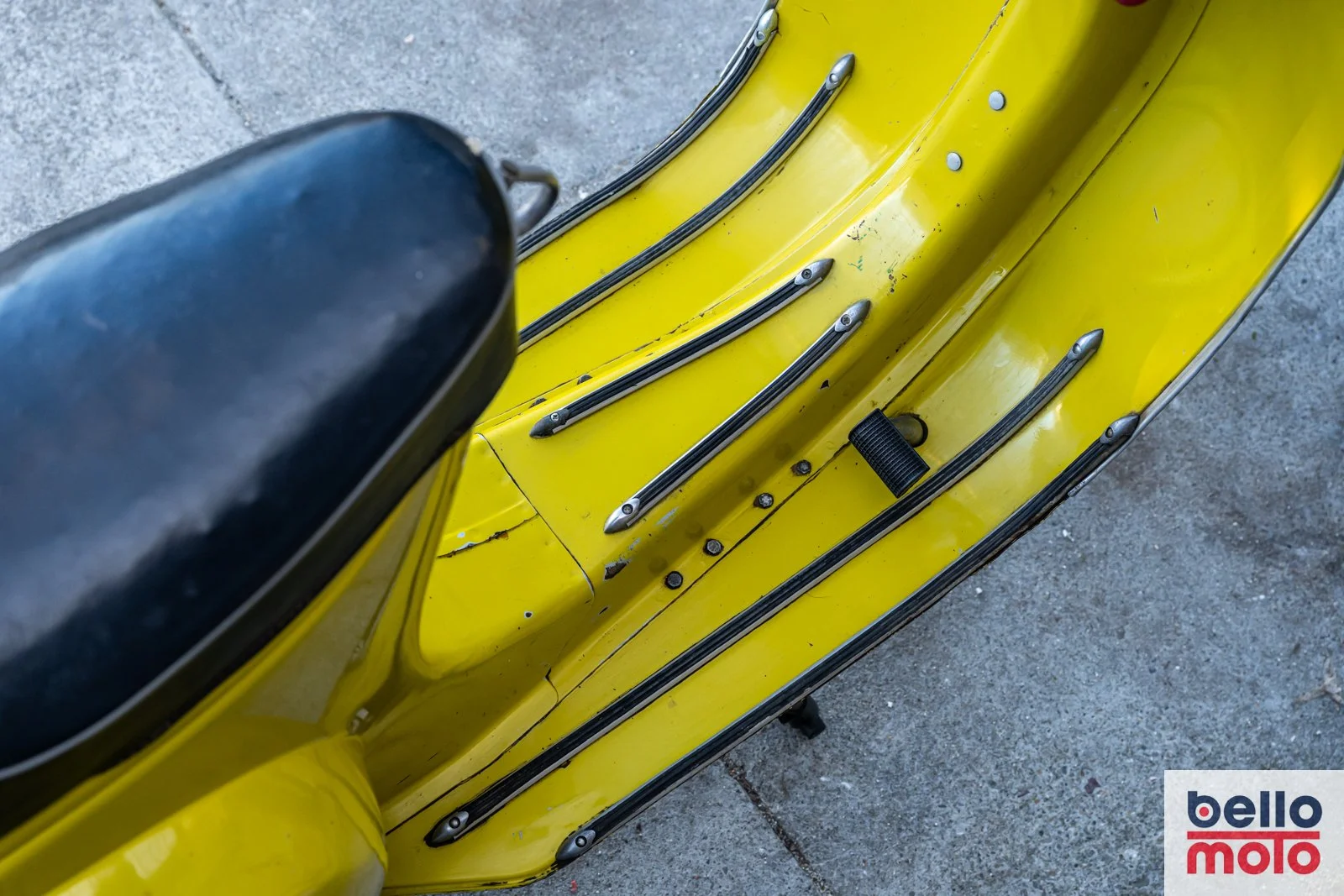 BM476 Vespa 50 Special Mustard_1600px-26.jpg