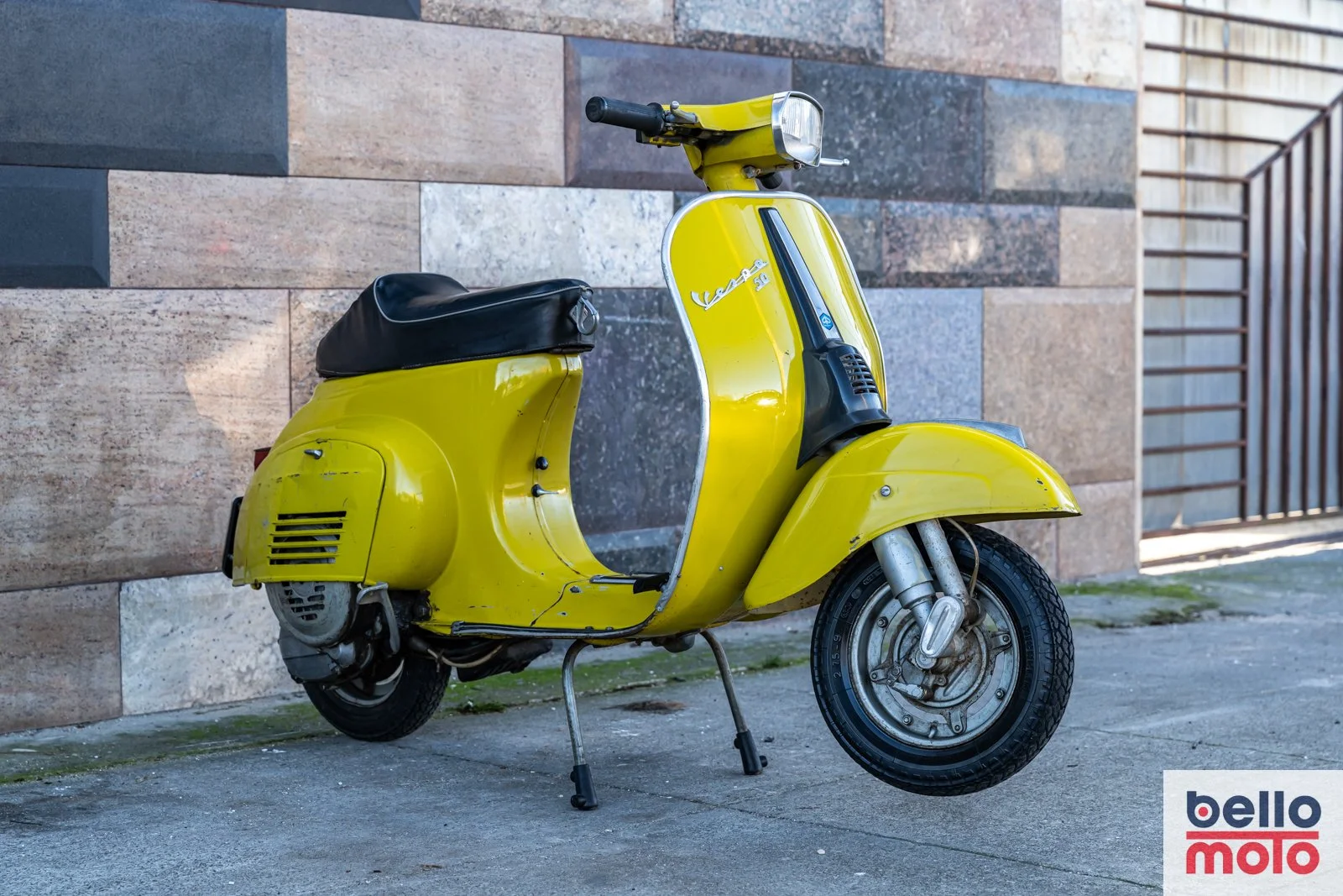 BM476 Vespa 50 Special Mustard_1600px-53.jpg