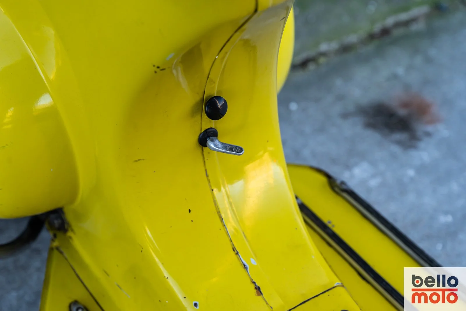 BM476 Vespa 50 Special Mustard_1600px-68.jpg