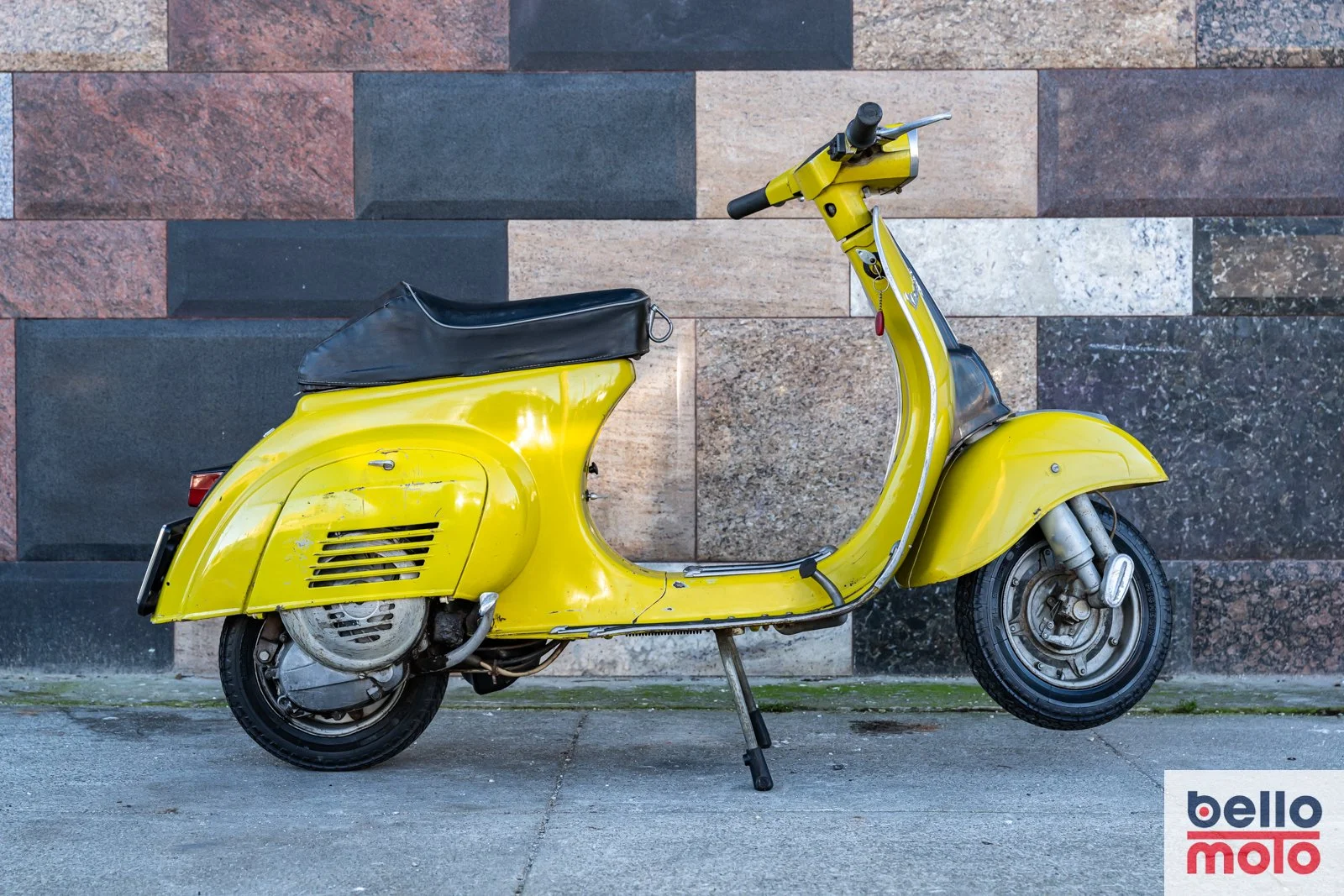 BM476 Vespa 50 Special Mustard_1600px-87.jpg
