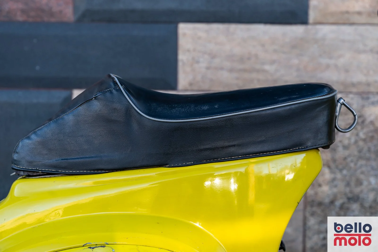 BM476 Vespa 50 Special Mustard_1600px-90.jpg