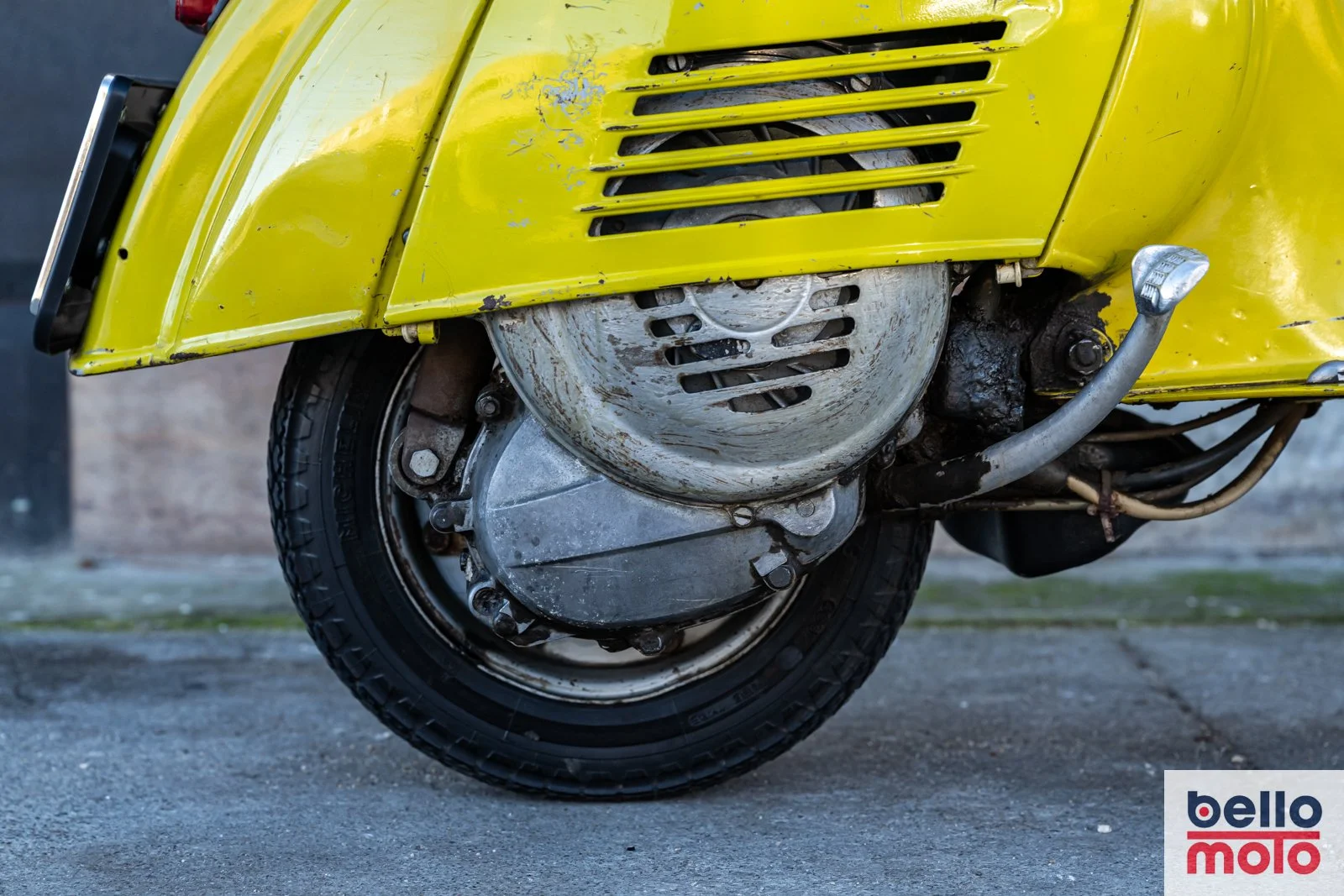 BM476 Vespa 50 Special Mustard_1600px-92.jpg