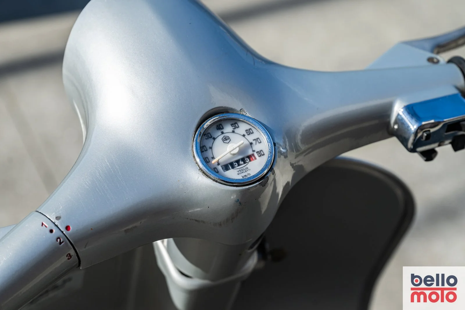 BM472 Vespa 50 Special Grigia_1600px-23.jpg