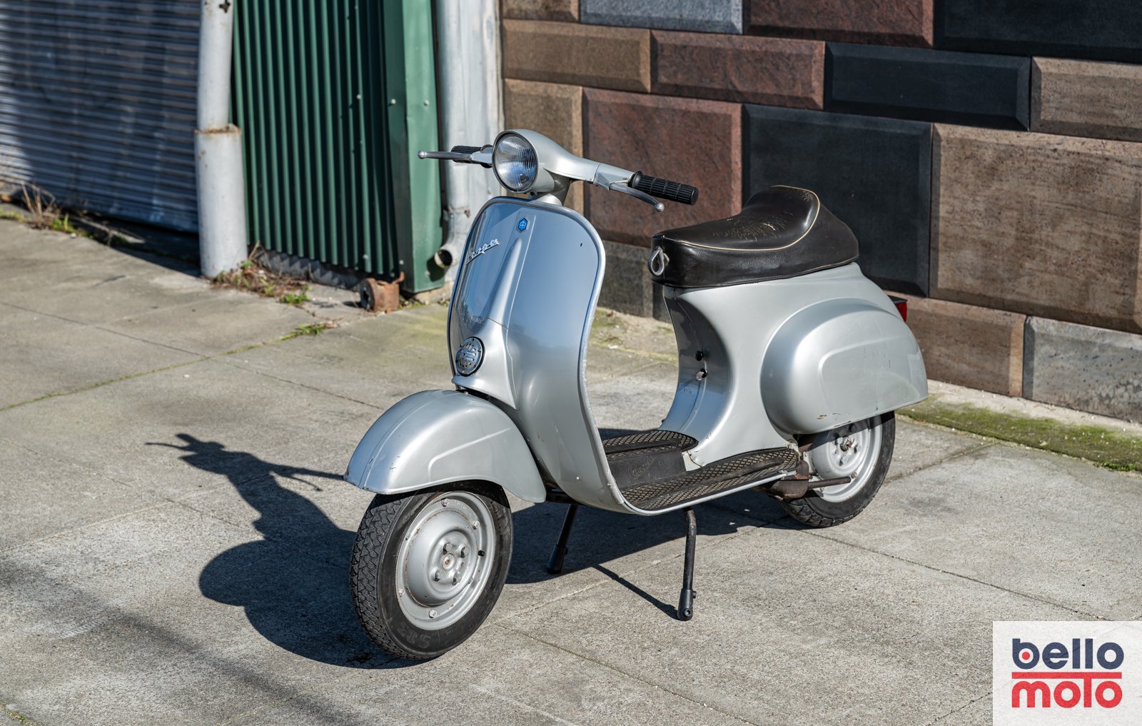 BM472 Vespa 50 Special Grigia_1600px-35.jpg