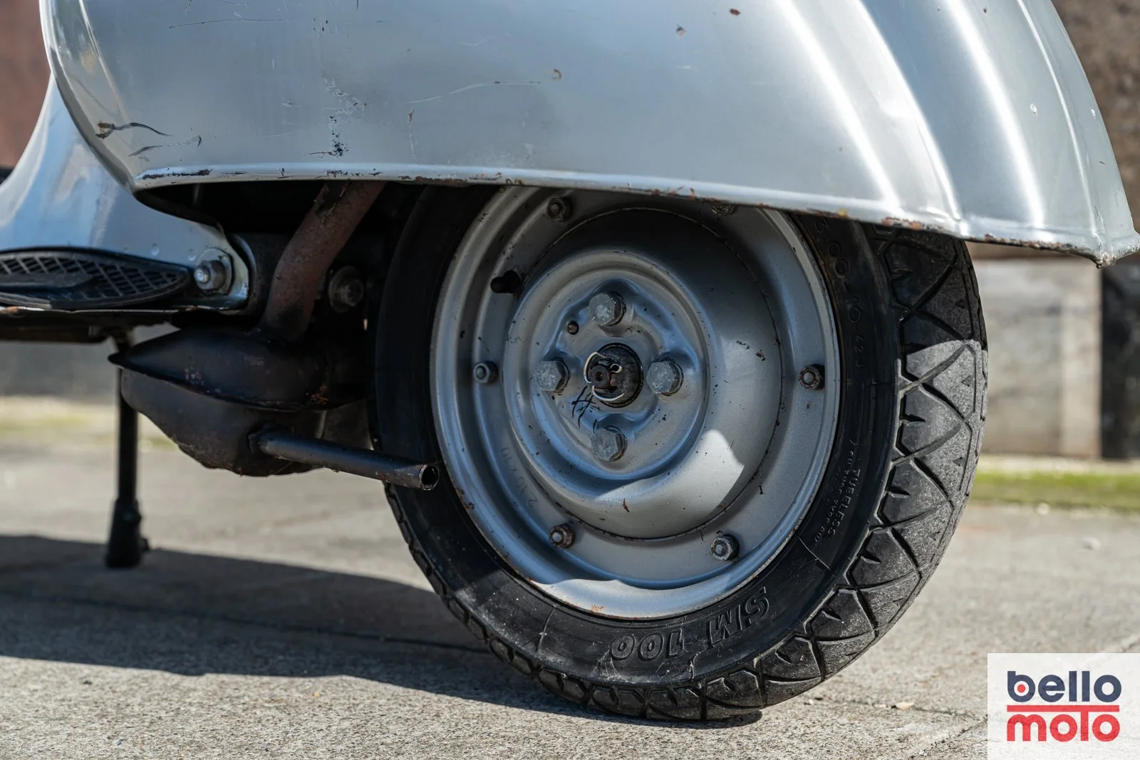 BM472 Vespa 50 Special Grigia_1600px-48.jpg