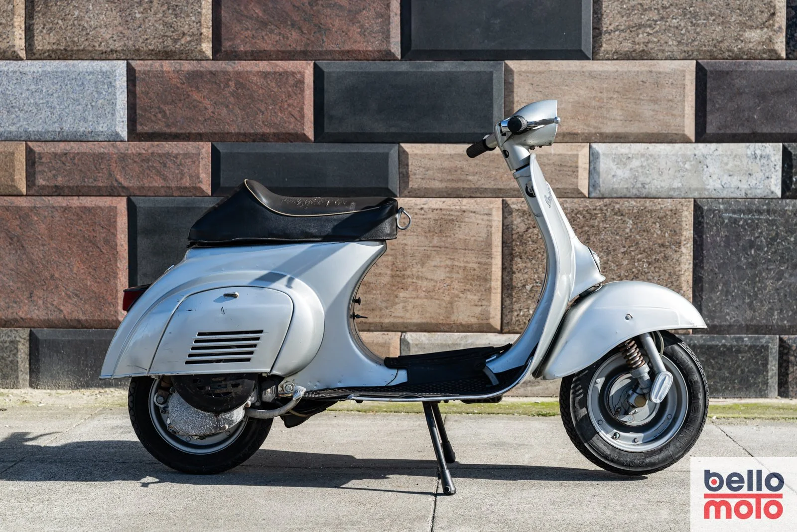 BM472 Vespa 50 Special Grigia_1600px-85.jpg
