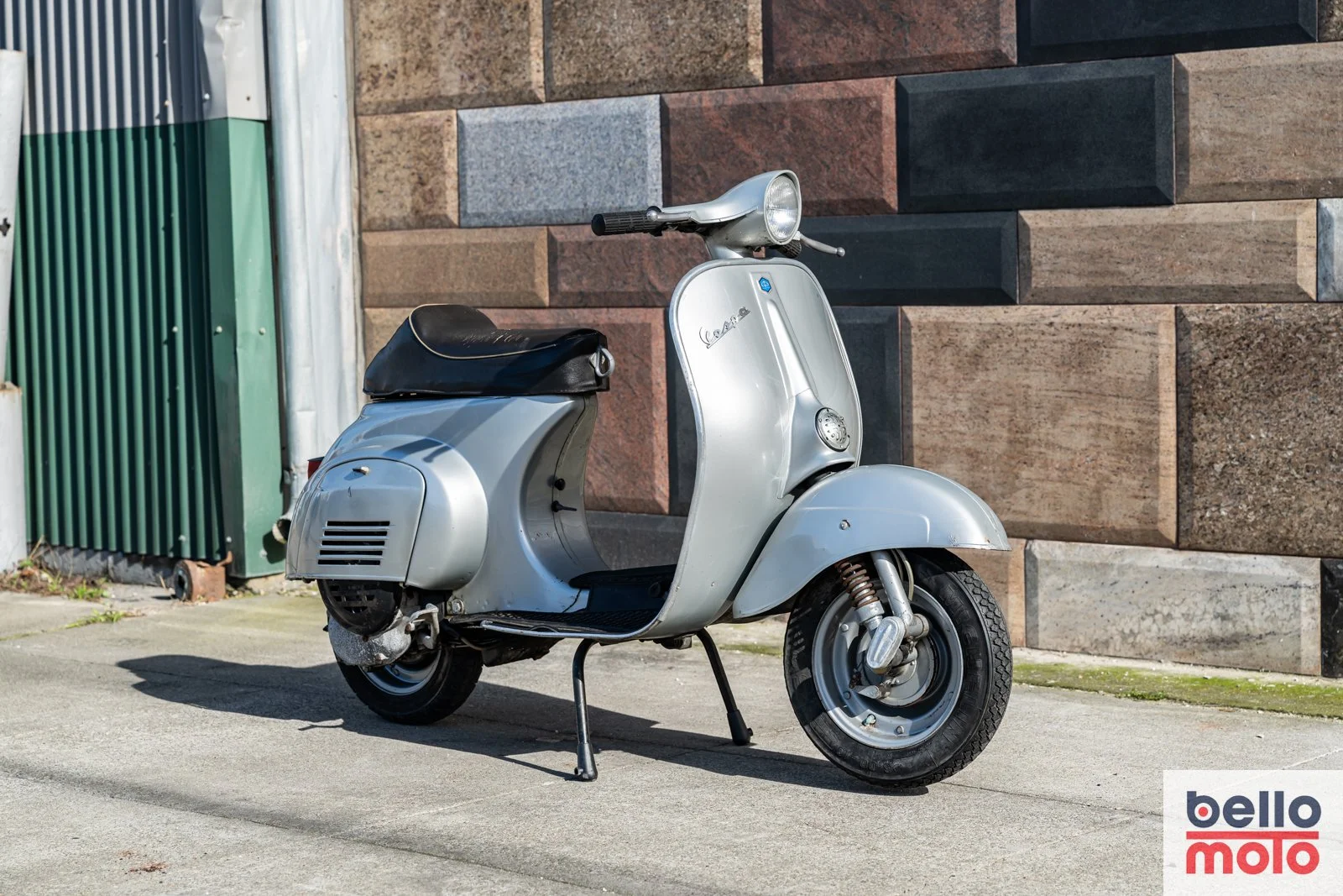 BM472 Vespa 50 Special Grigia_1600px-98.jpg