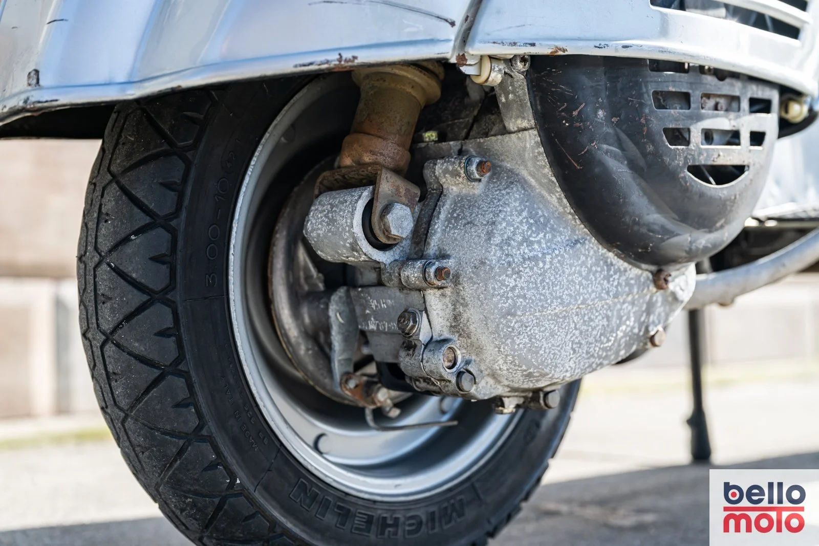 BM472 Vespa 50 Special Grigia_1600px-101.jpg