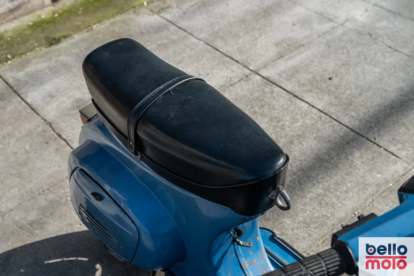 BM477 Vespa 50 Special Azzurra_1600px-18.jpg