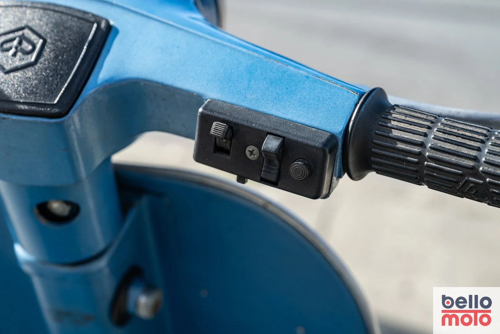 BM477 Vespa 50 Special Azzurra_1600px-27.jpg