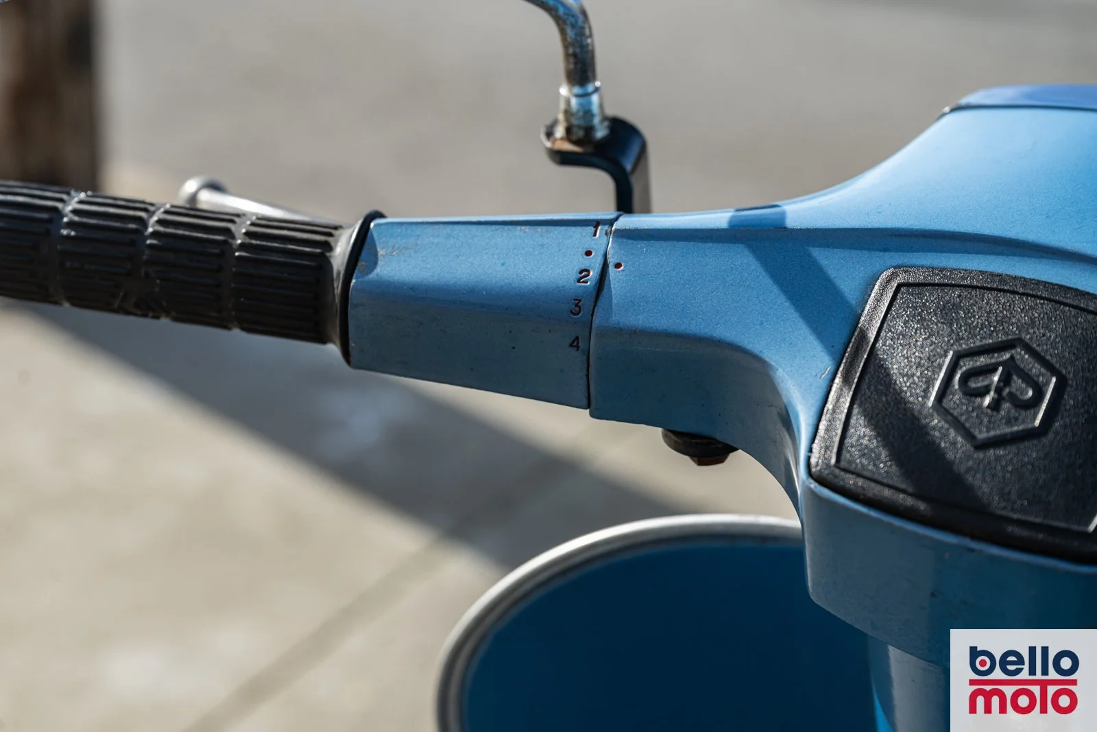 BM477 Vespa 50 Special Azzurra_1600px-29.jpg