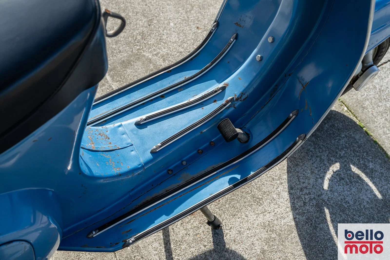 BM477 Vespa 50 Special Azzurra_1600px-32.jpg