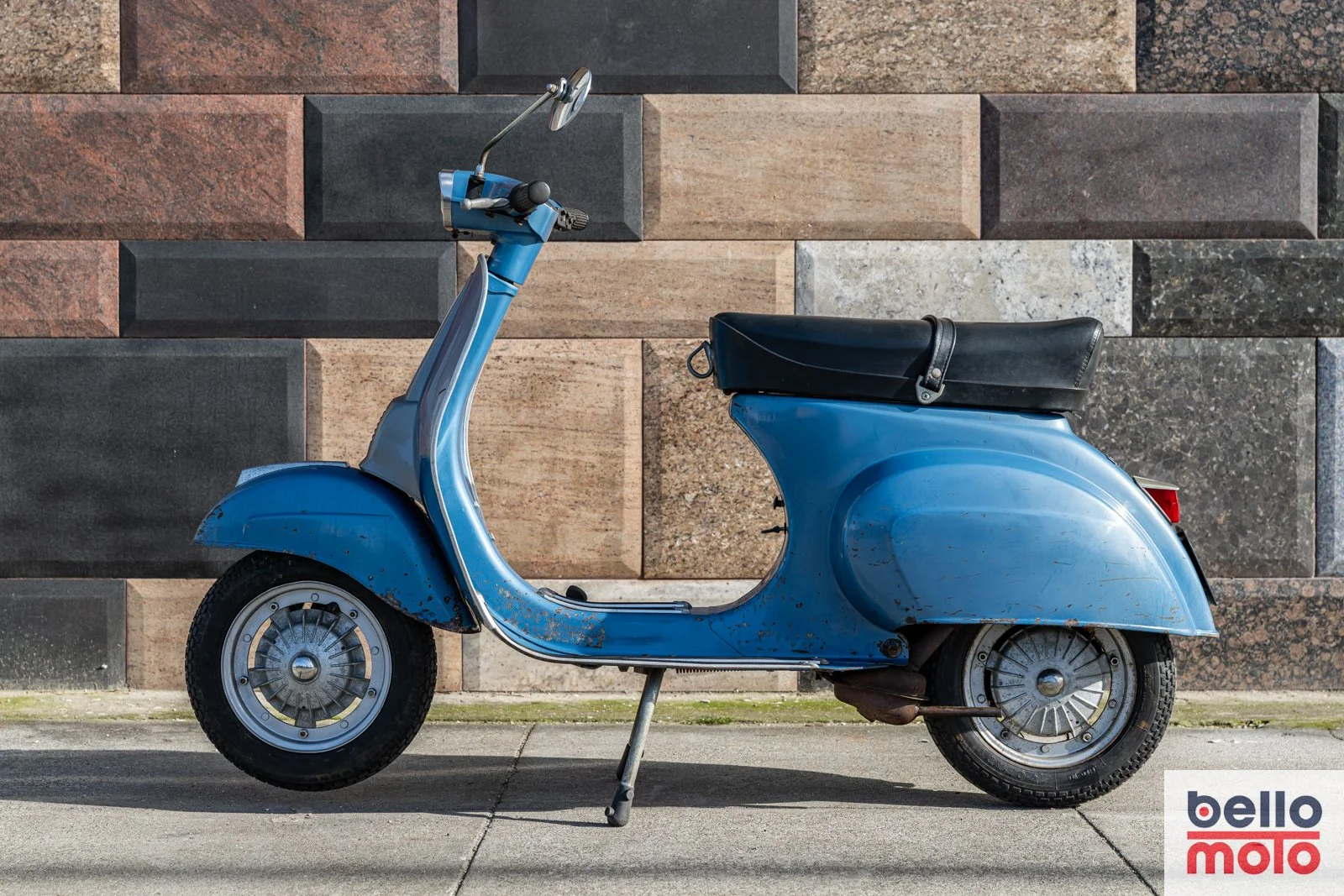 BM477 Vespa 50 Special Azzurra_1600px-36.jpg