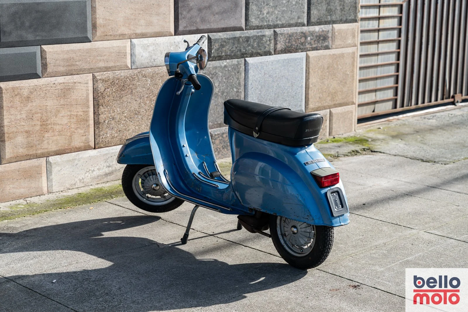 BM477 Vespa 50 Special Azzurra_1600px-57.jpg