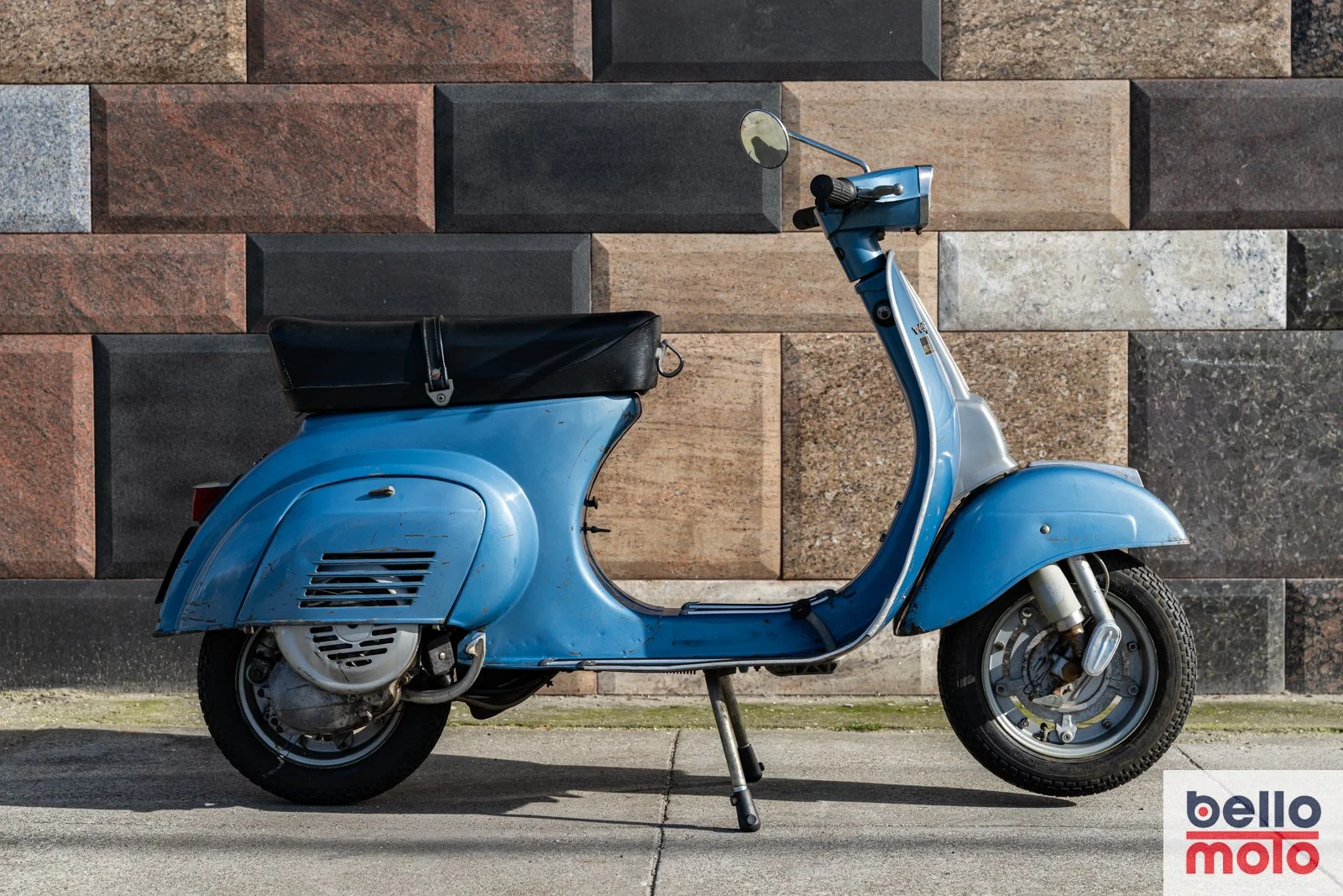 BM477 Vespa 50 Special Azzurra_1600px-75.jpg