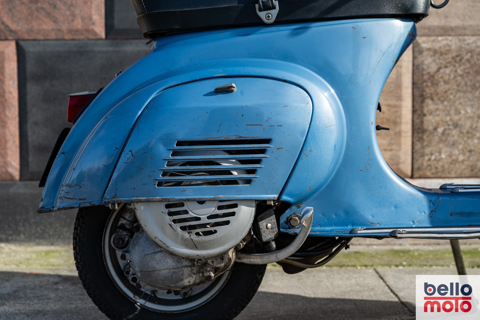 BM477 Vespa 50 Special Azzurra_1600px-80.jpg