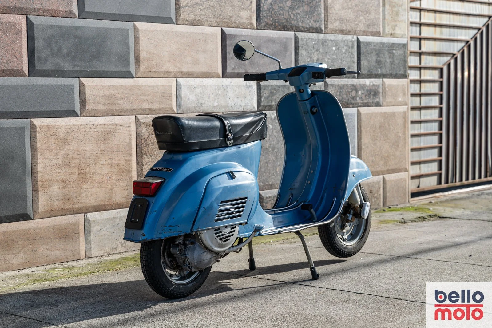 BM477 Vespa 50 Special Azzurra_1600px-92.jpg