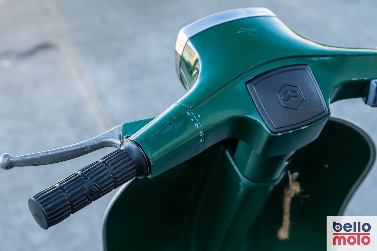 BM478 Vespa 50 Special Verde_1600px-16.jpg
