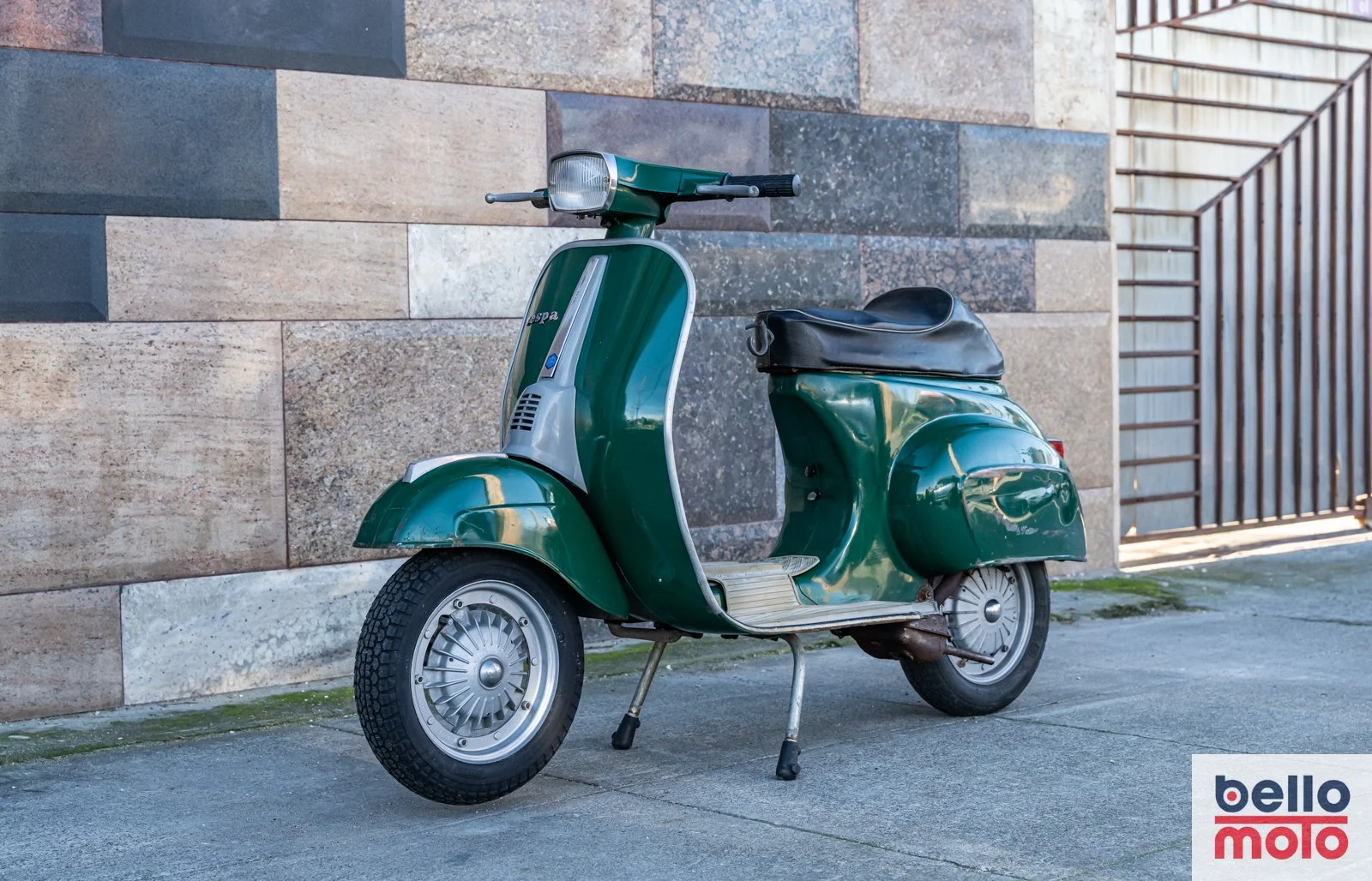 BM478 Vespa 50 Special Verde_1600px-33.jpg