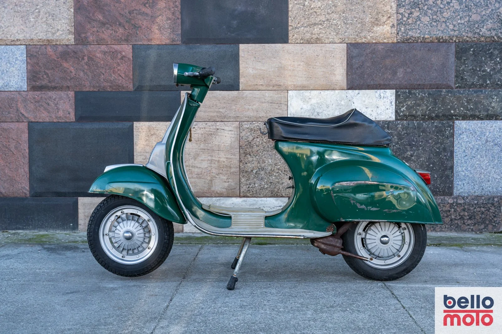 BM478 Vespa 50 Special Verde_1600px-34.jpg