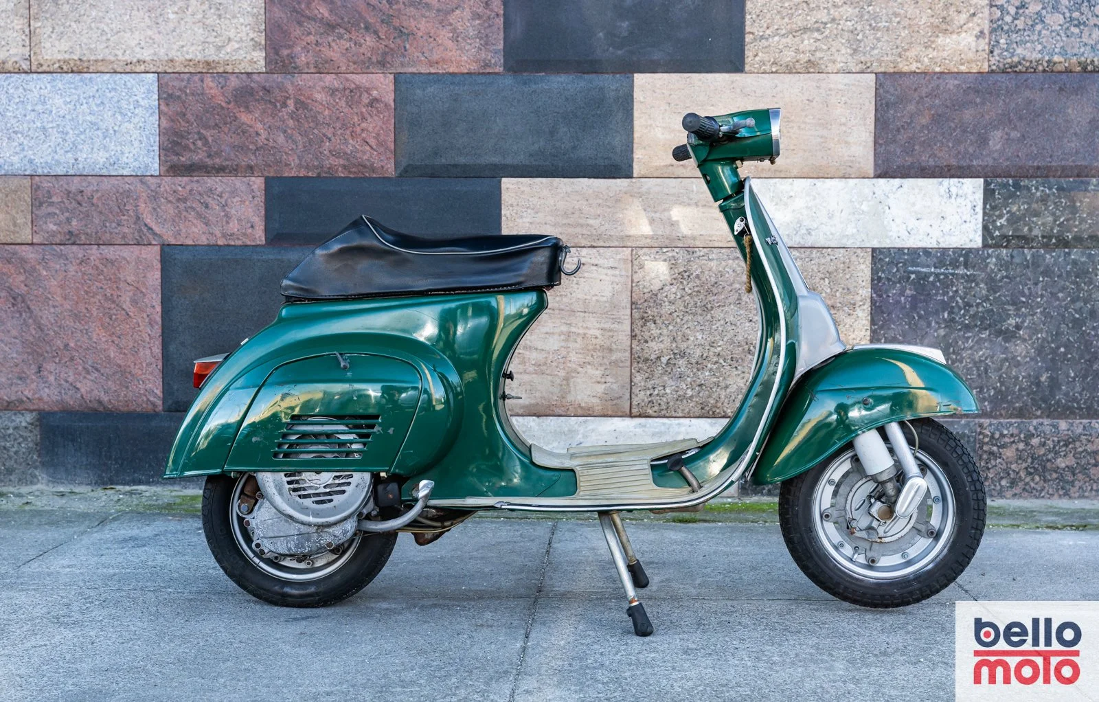 BM478 Vespa 50 Special Verde_1600px-66.jpg