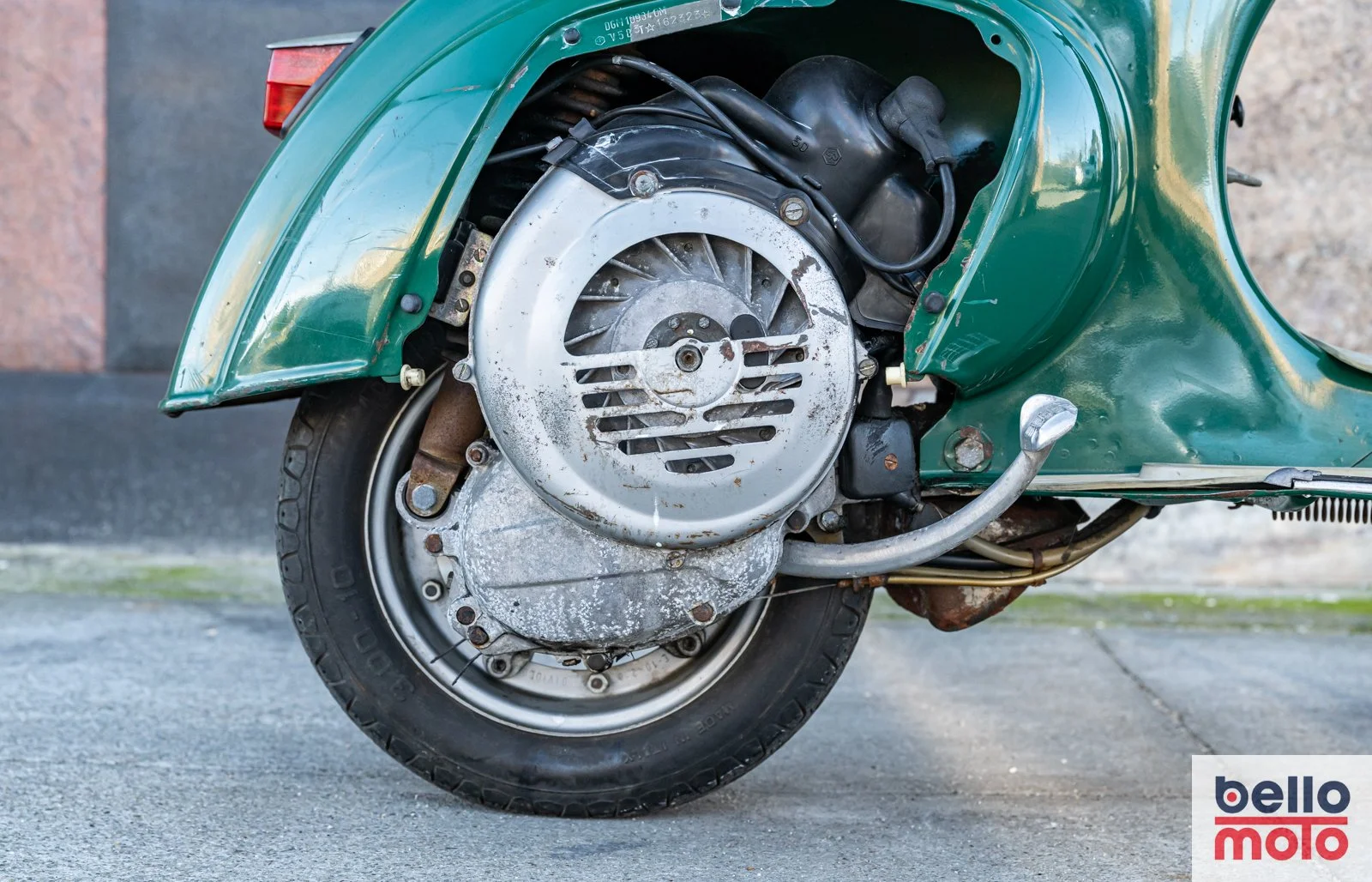 BM478 Vespa 50 Special Verde_1600px-85.jpg