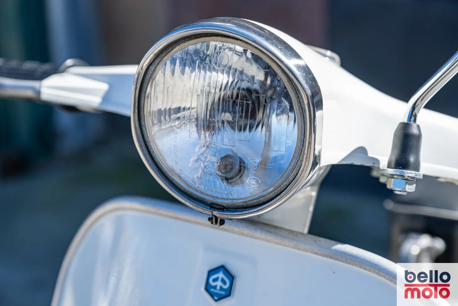 BM480 1980 Vespa Primavera 125 cc. Bianca Original_1600px-41.jpg