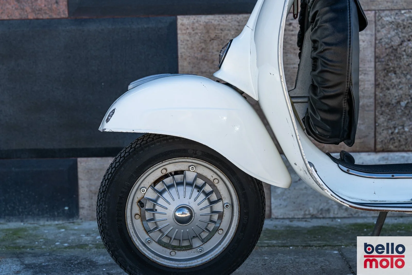 BM480 1980 Vespa Primavera 125 cc. Bianca Original_1600px-63.jpg
