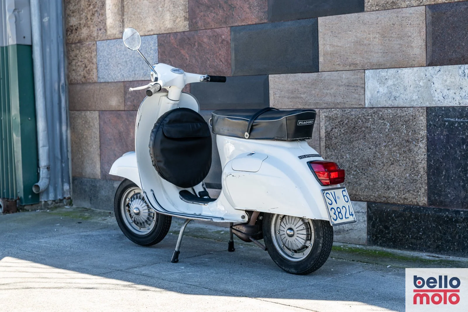 BM480 1980 Vespa Primavera 125 cc. Bianca Original_1600px-78.jpg