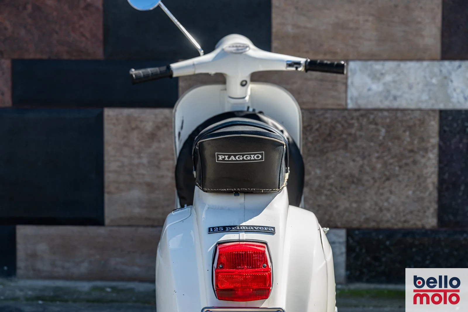 BM480 1980 Vespa Primavera 125 cc. Bianca Original_1600px-94.jpg