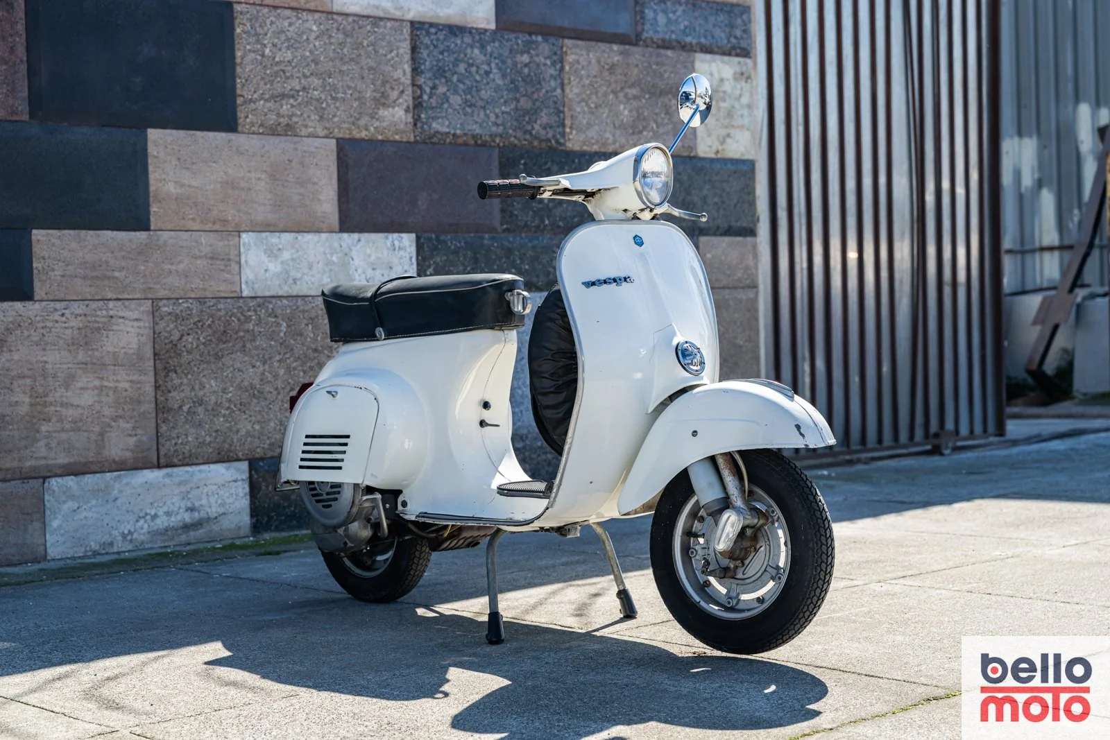 BM480 1980 Vespa Primavera 125 cc. Bianca Original_1600px.jpg