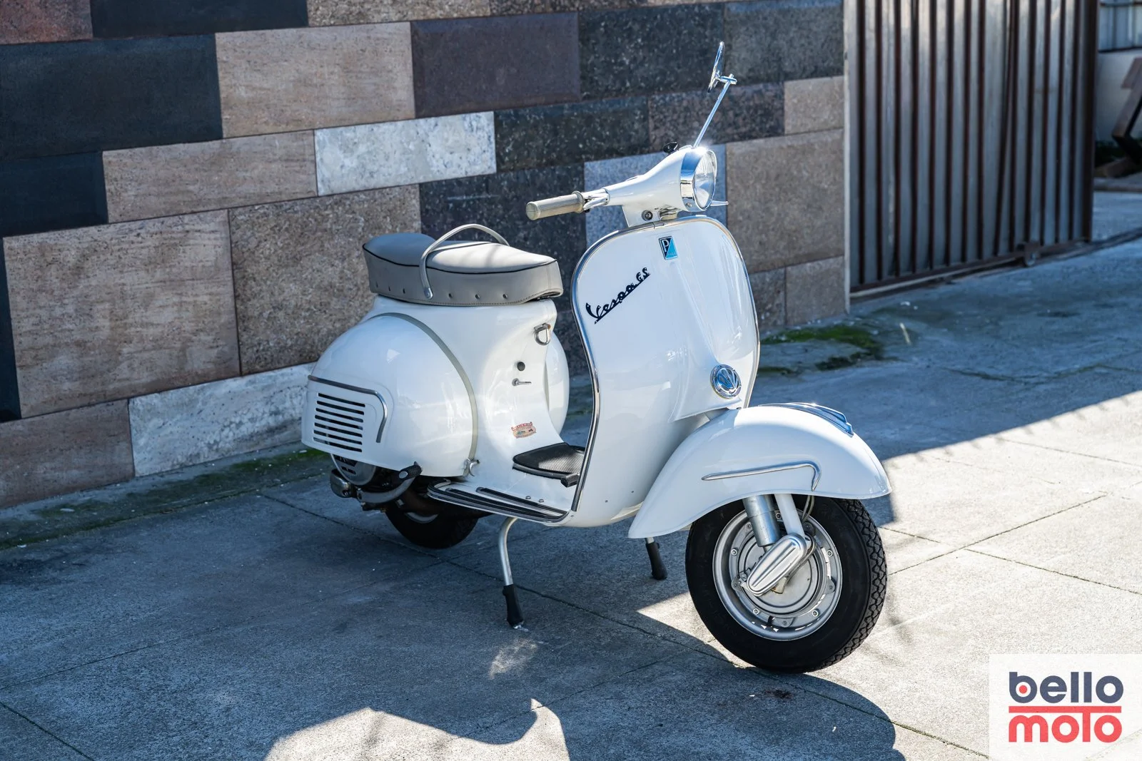 BM482 1962 Vespa GS 160 Series 1_1600px-2.jpg