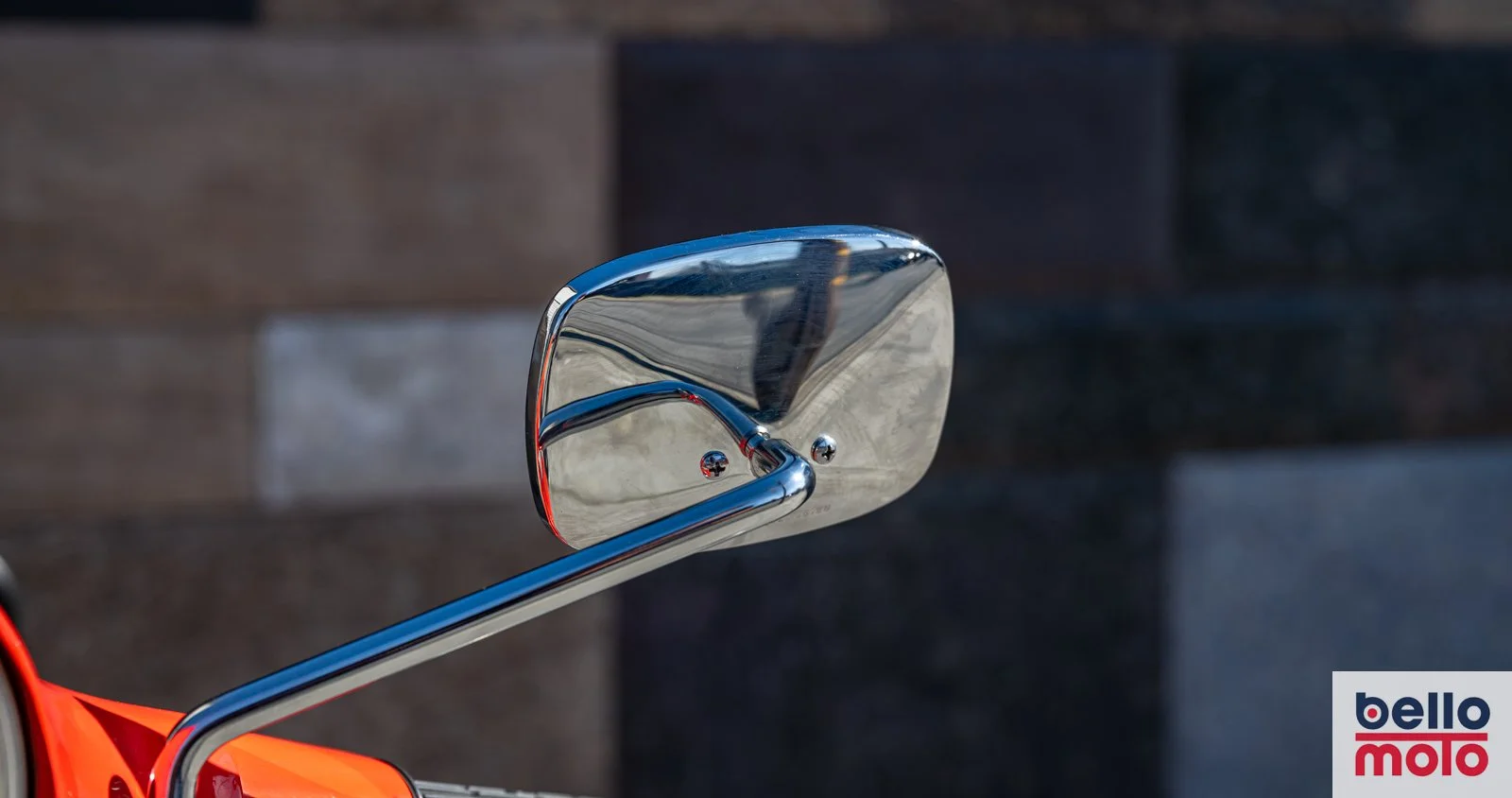 BM486 1982 Vespa P200E Rossa_1600px-9.jpg