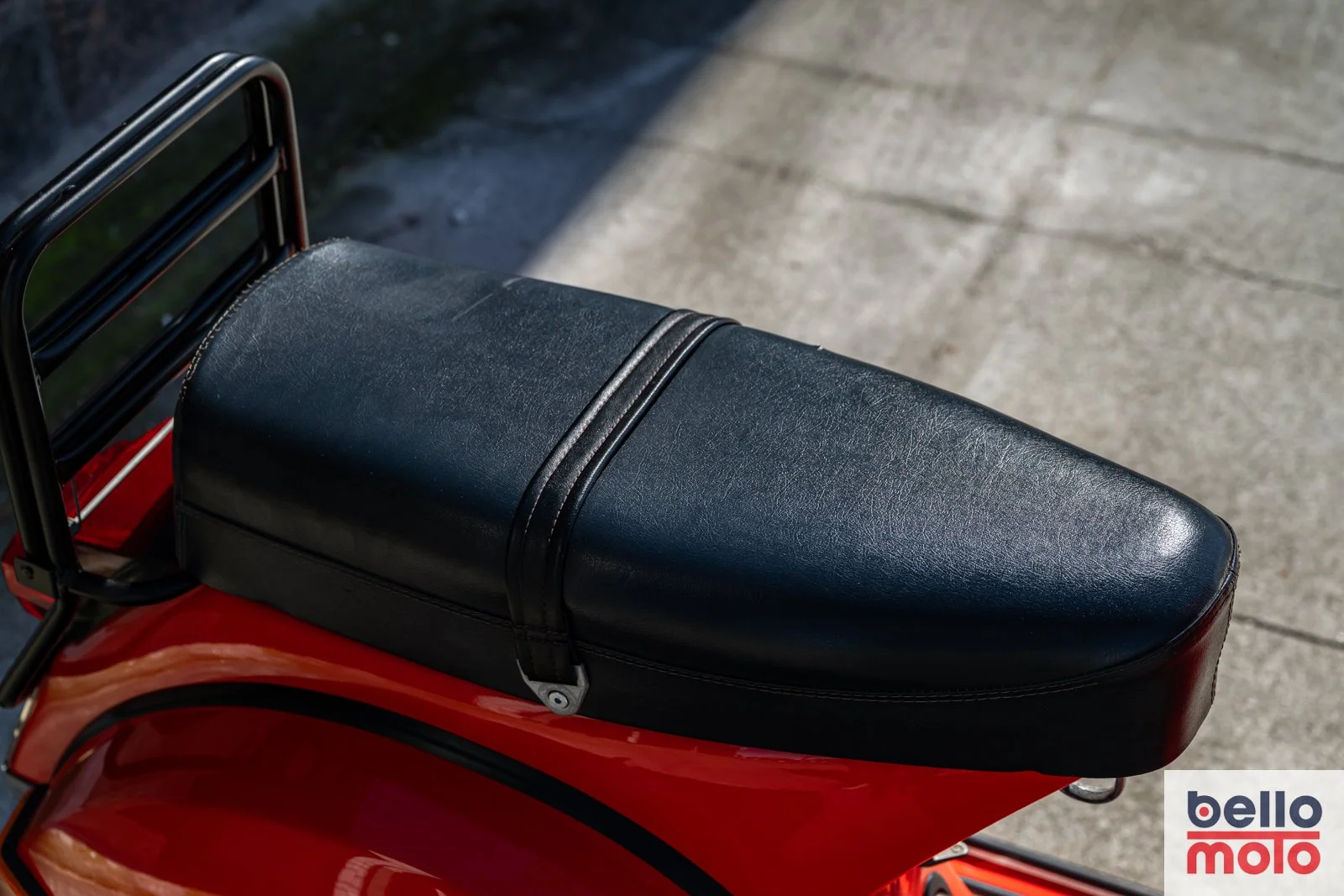 BM486 1982 Vespa P200E Rossa_1600px-15.jpg