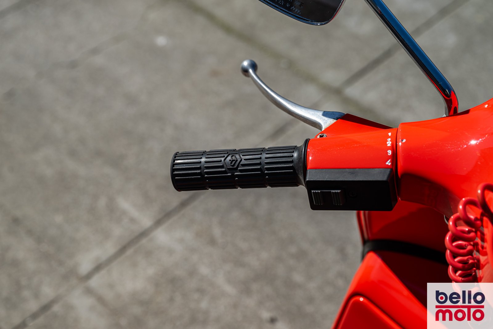 BM486 1982 Vespa P200E Rossa_1600px-20.jpg