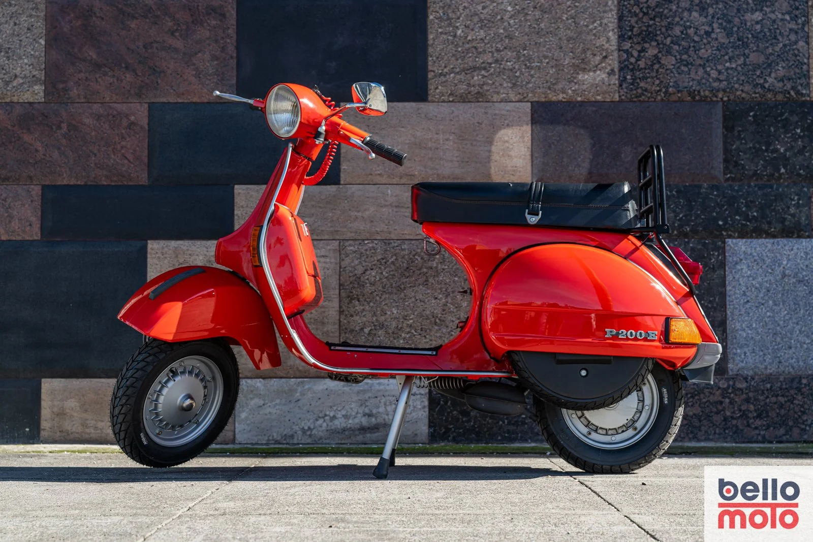 BM486 1982 Vespa P200E Rossa_1600px-39.jpg