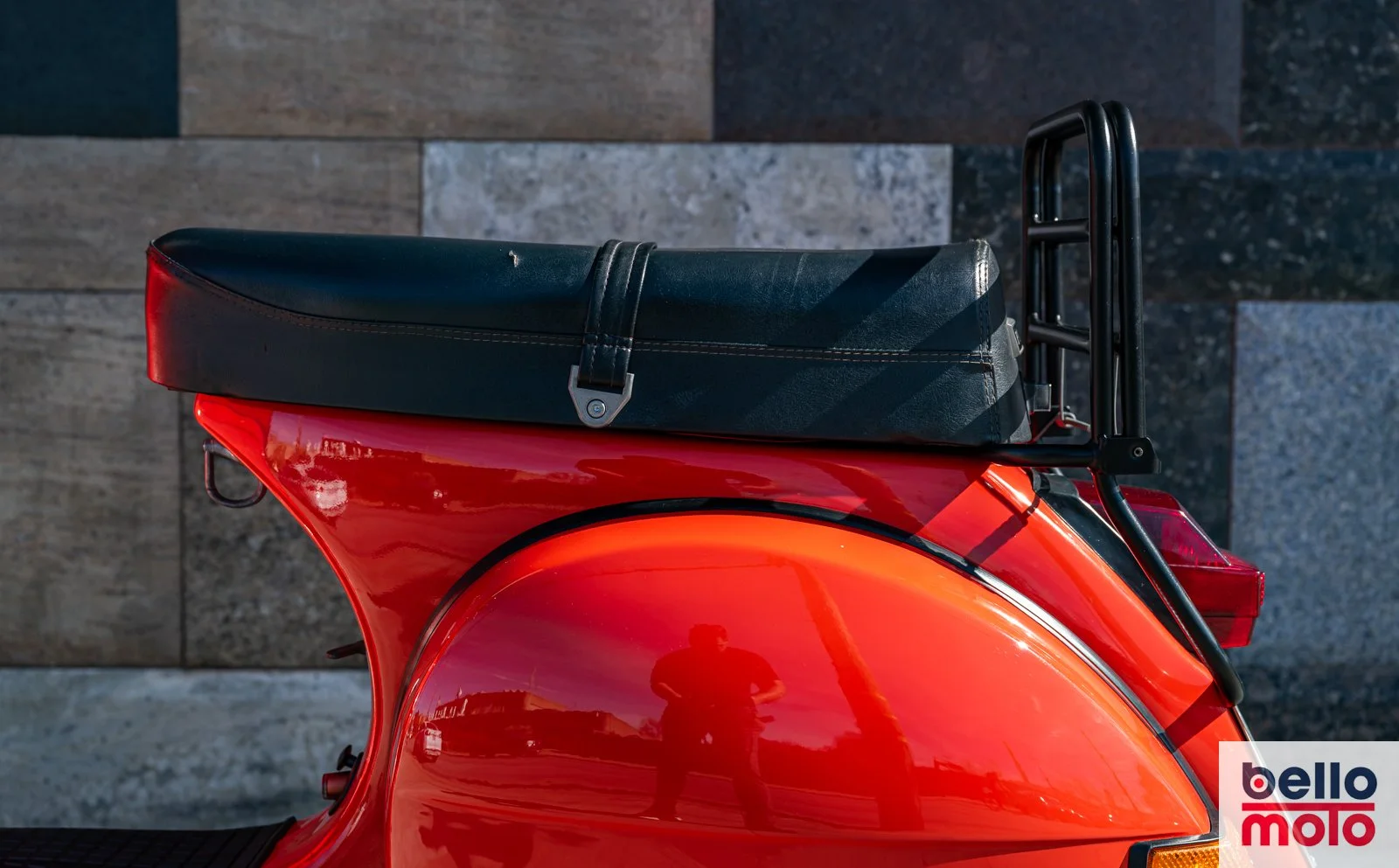 BM486 1982 Vespa P200E Rossa_1600px-41.jpg