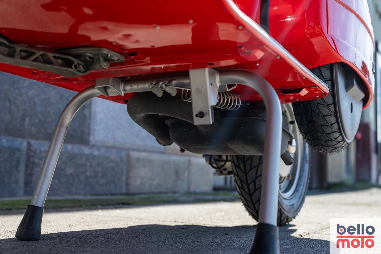 BM486 1982 Vespa P200E Rossa_1600px-49.jpg