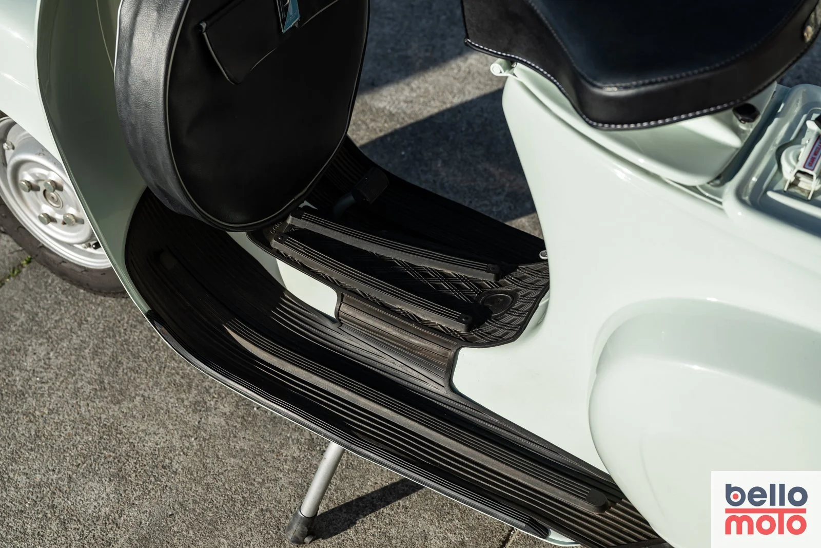 BM492-ITA167 1967 Vespa %22N%22 50-75 cc._1600px-13.jpg