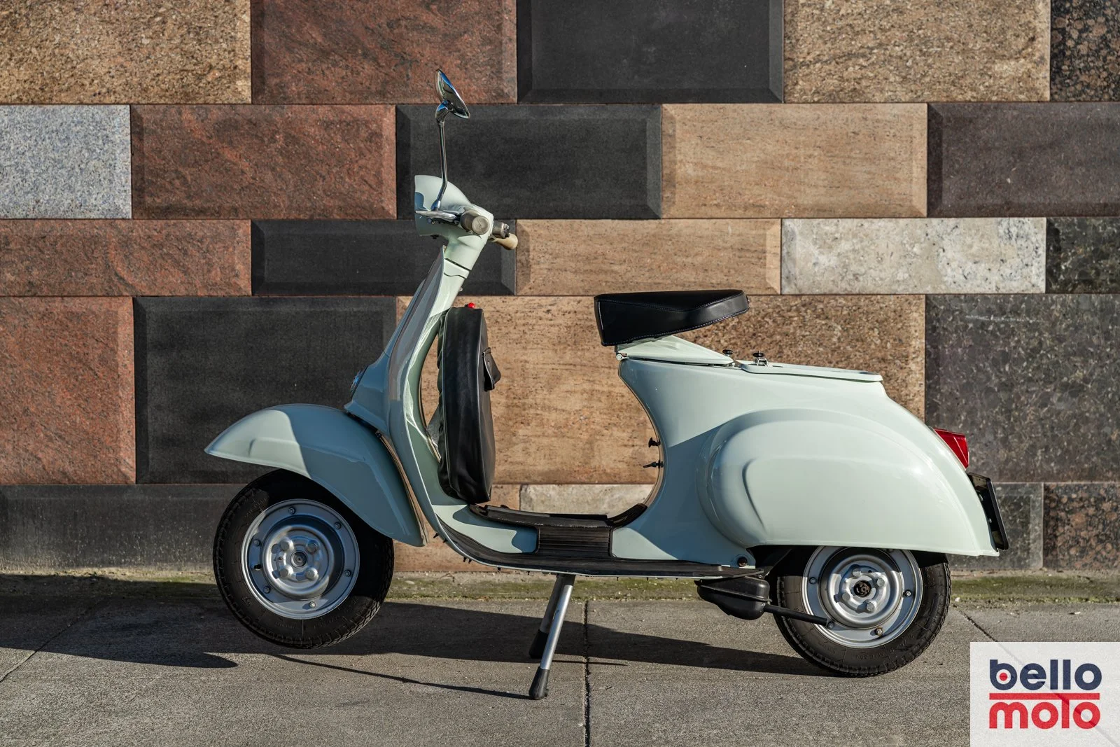 BM492-ITA167 1967 Vespa %22N%22 50-75 cc._1600px-20.jpg