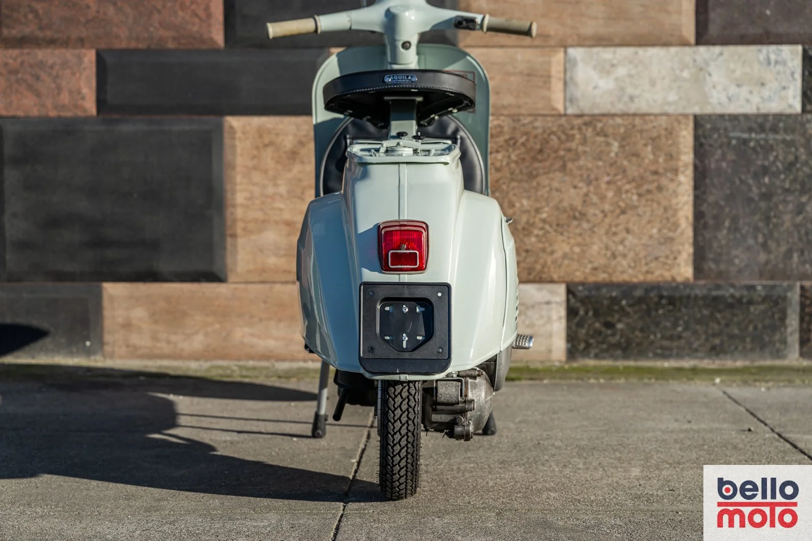 BM492-ITA167 1967 Vespa %22N%22 50-75 cc._1600px-25.jpg