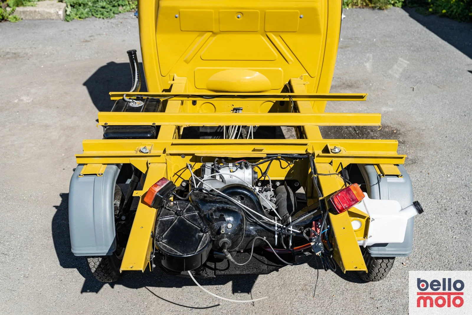 BM443 - 1981 P601 MUSTARD YELLOW Vin - MPM2T58916_1600px-6.jpg