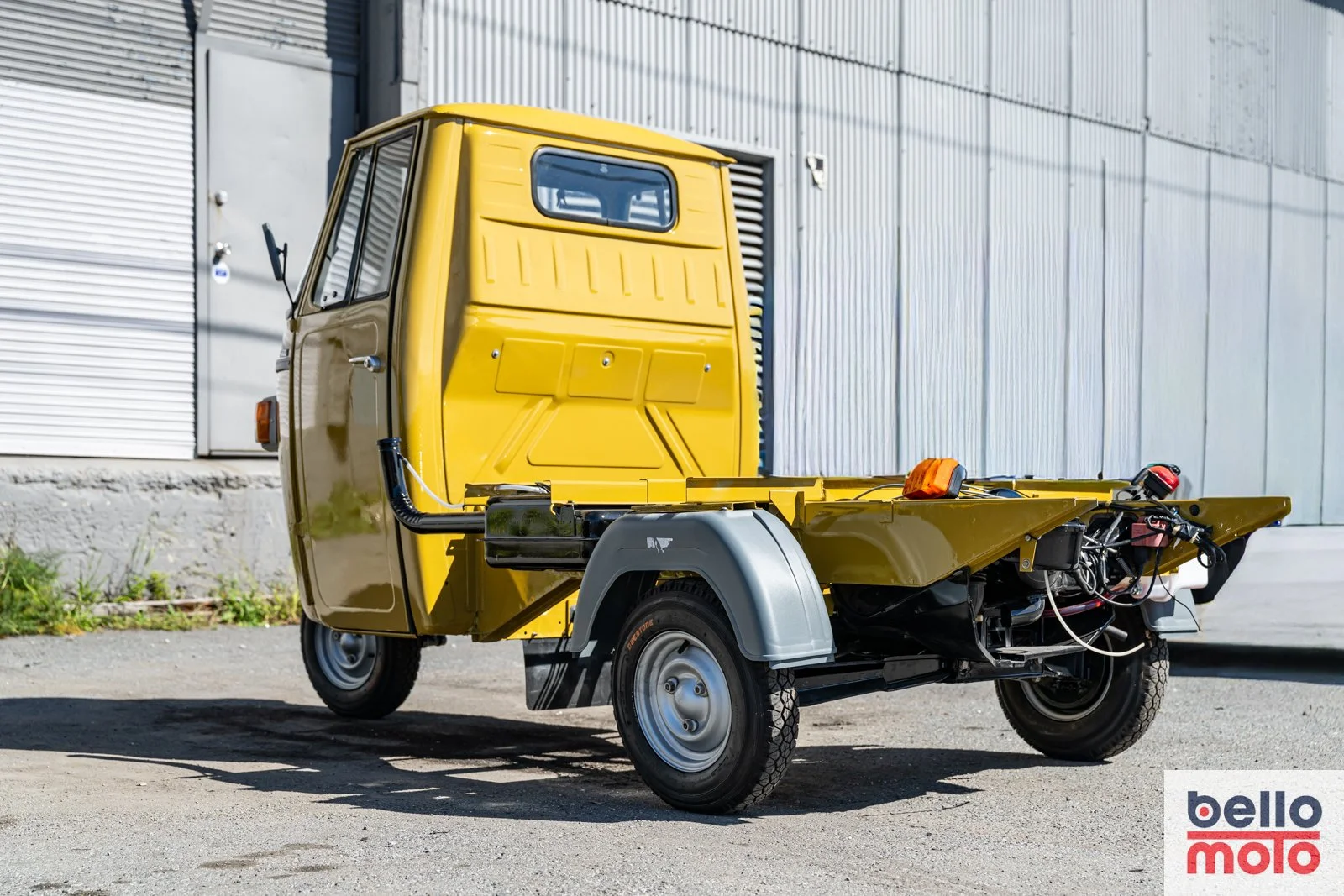BM443 - 1981 P601 MUSTARD YELLOW Vin - MPM2T58916_1600px-7.jpg