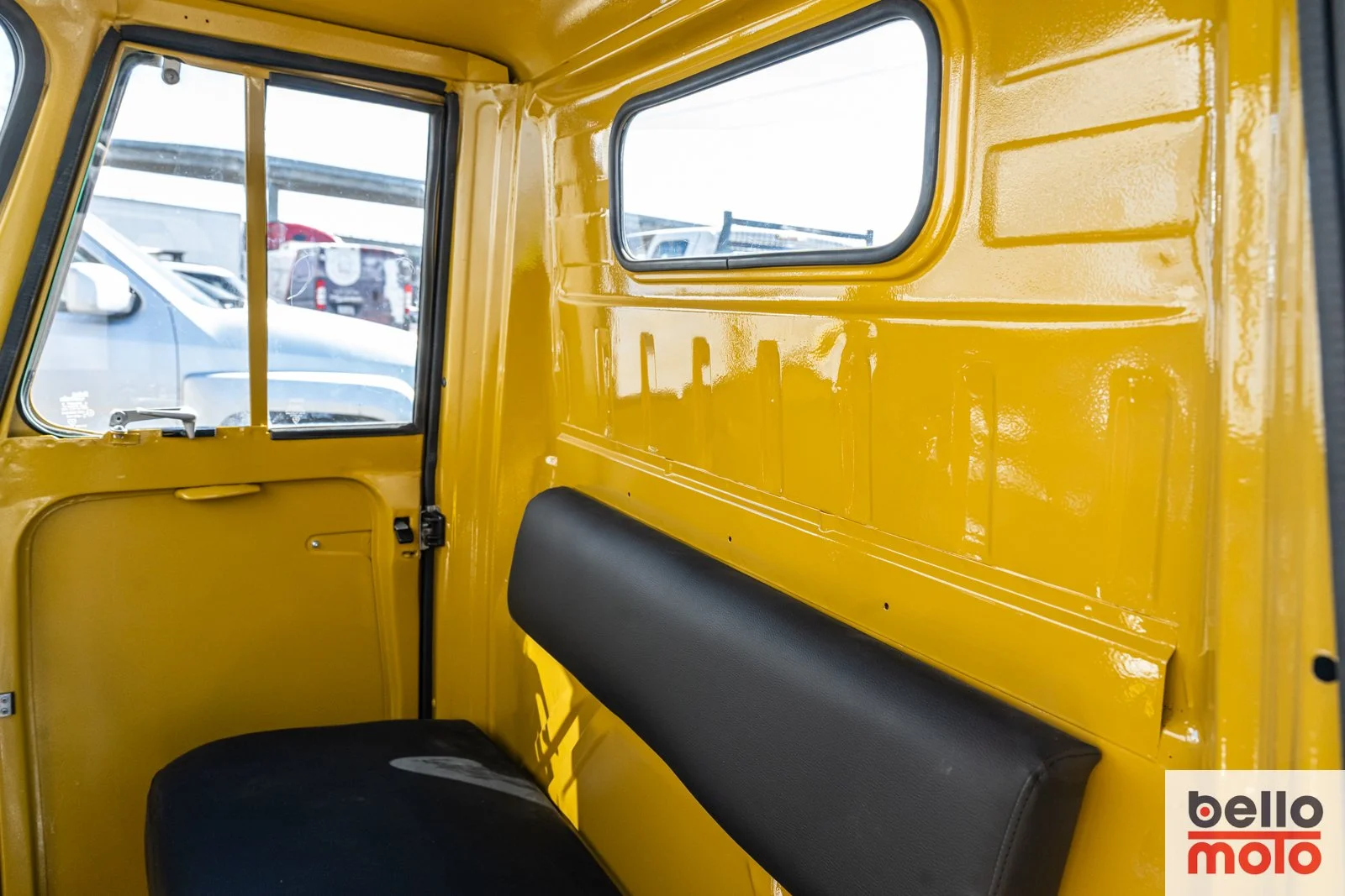 BM443 - 1981 P601 MUSTARD YELLOW Vin - MPM2T58916_1600px-46.jpg