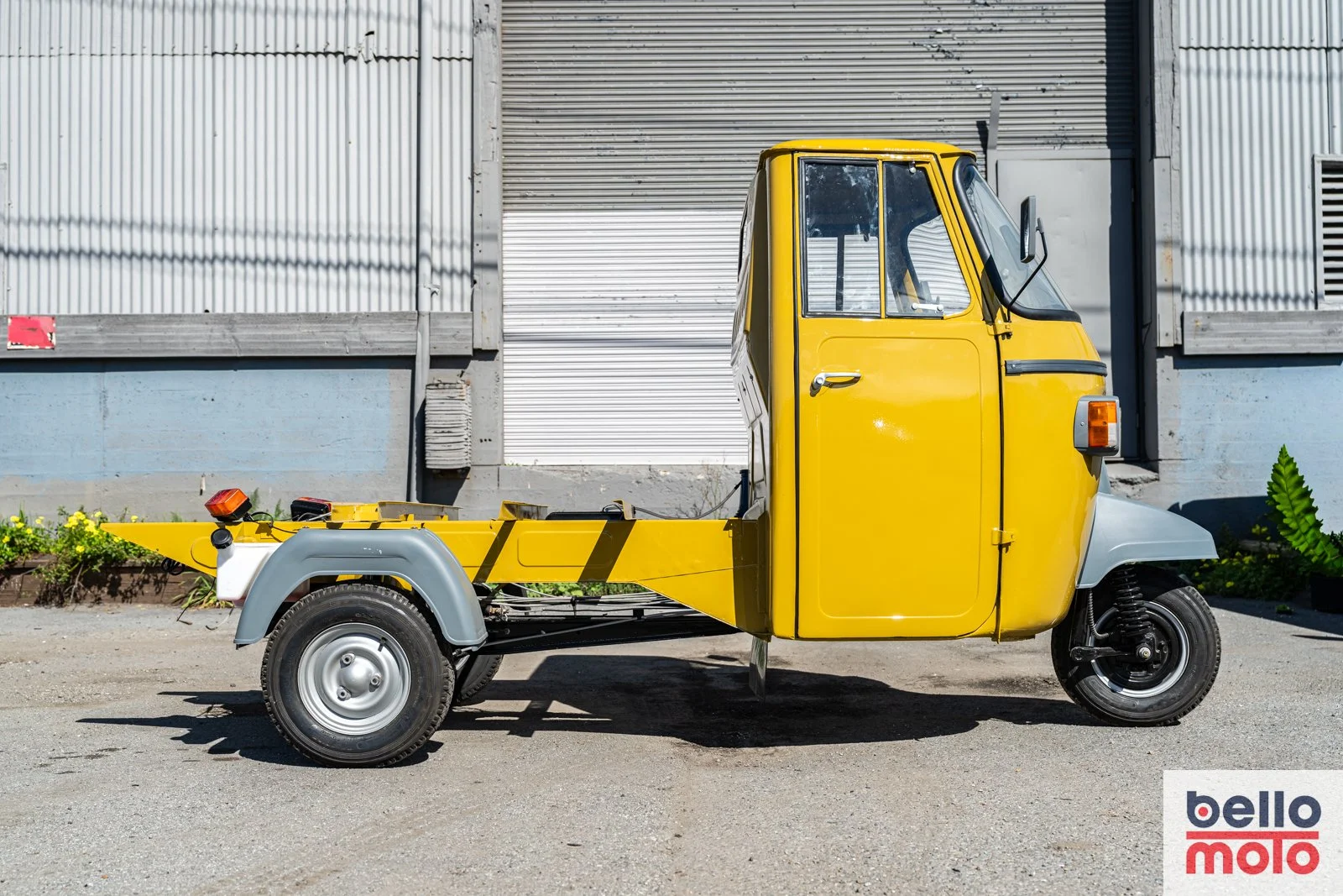 BM443 - 1981 P601 MUSTARD YELLOW Vin - MPM2T58916_1600px-67.jpg