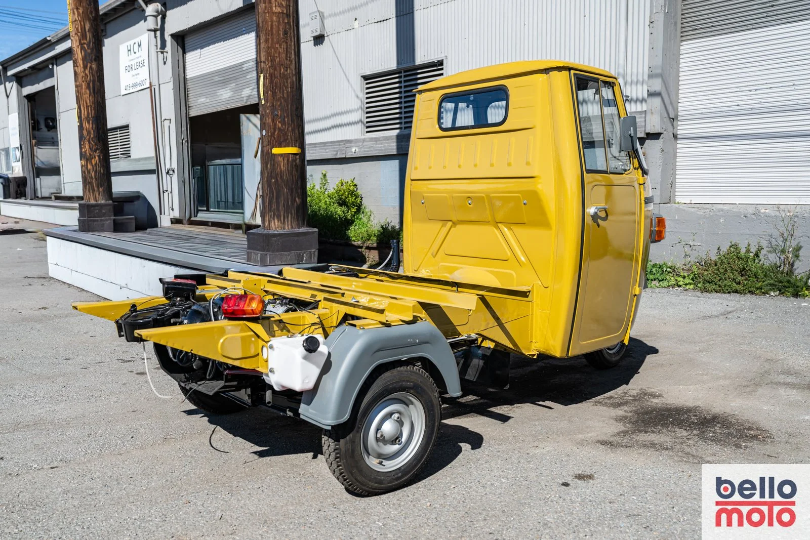 BM443 - 1981 P601 MUSTARD YELLOW Vin - MPM2T58916_1600px.jpg