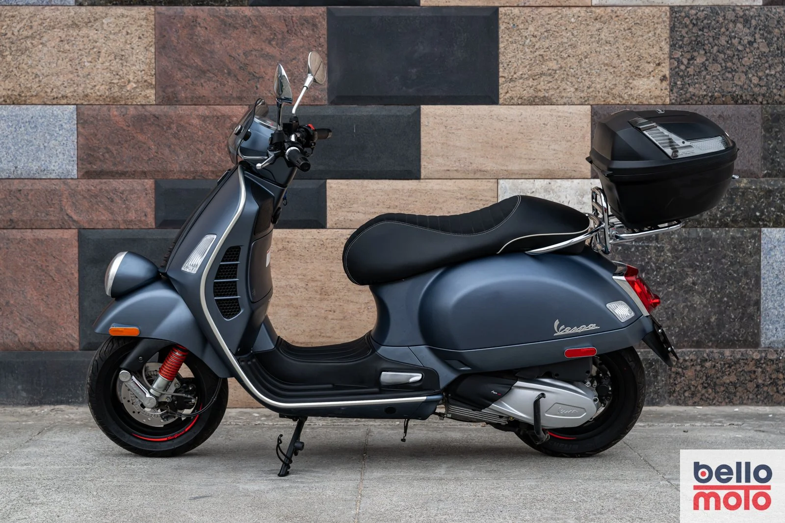 BM500 - Vespa Sei Giorni - 1600px-4.jpg