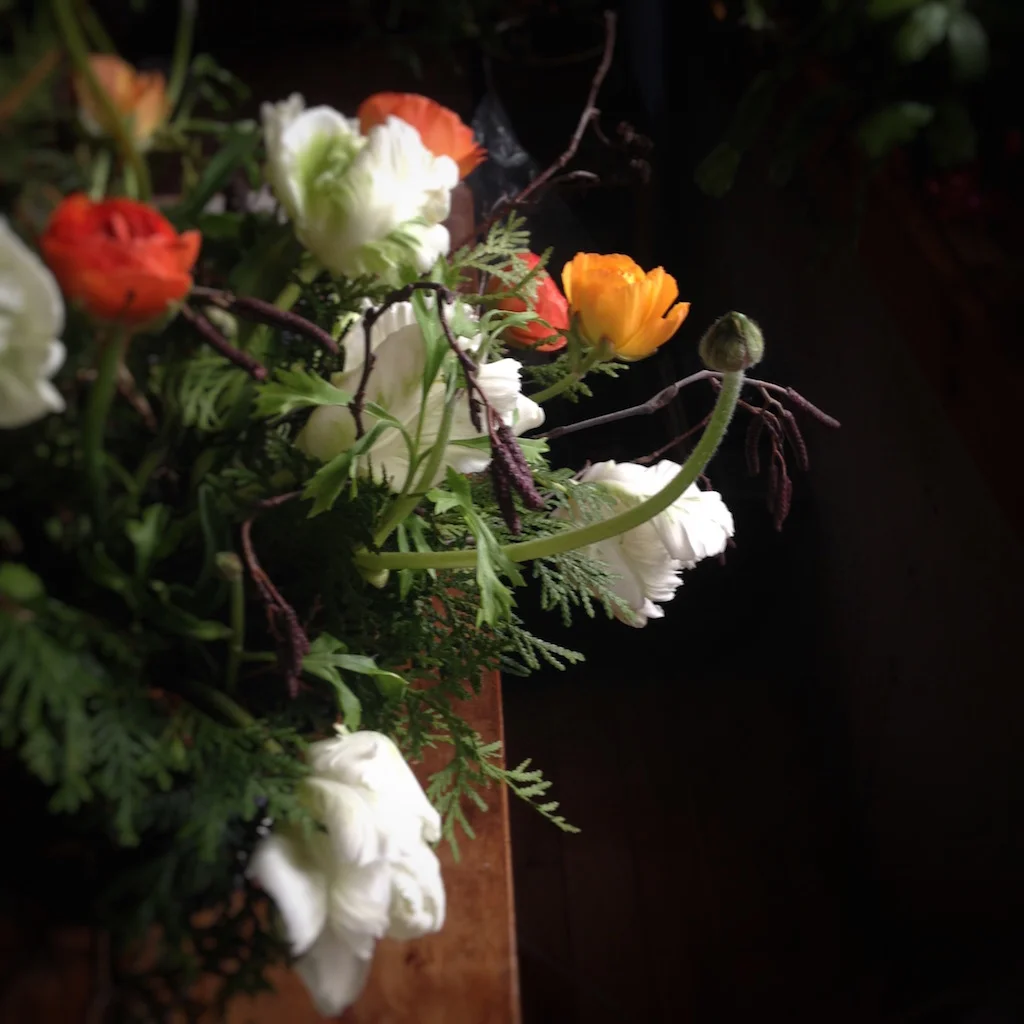 Winter forest-themed table flowers