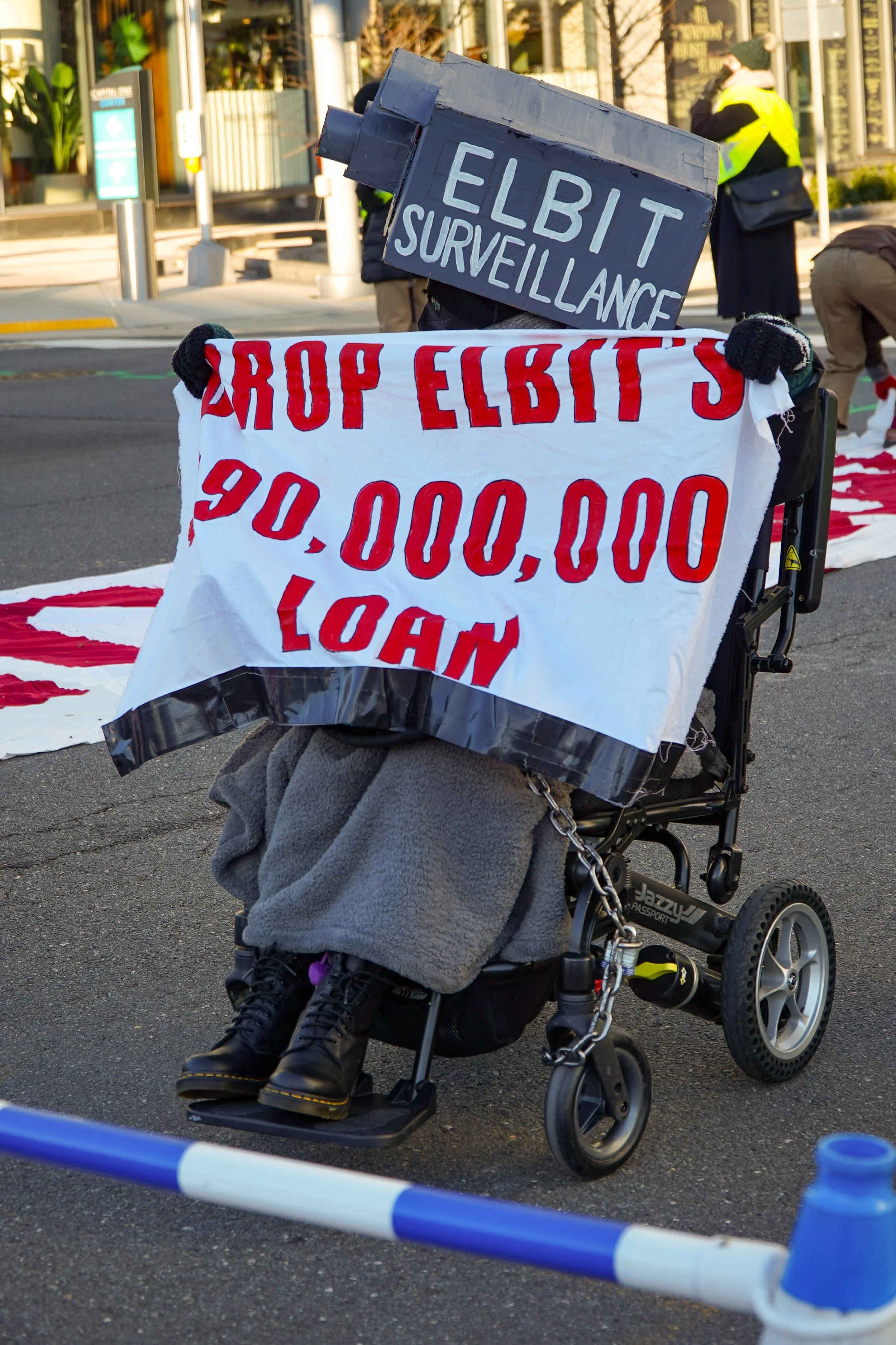 cap one protest 3 - photos from @Morzco.jpg